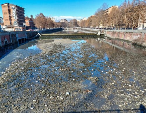 Siccità, Torino va verso la chiusura delle fontane. L’appello: “Non sprecate l’acqua”
